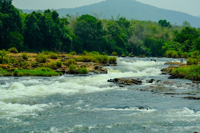 Paniyeli Poru creating a mesmerizing natural landscape